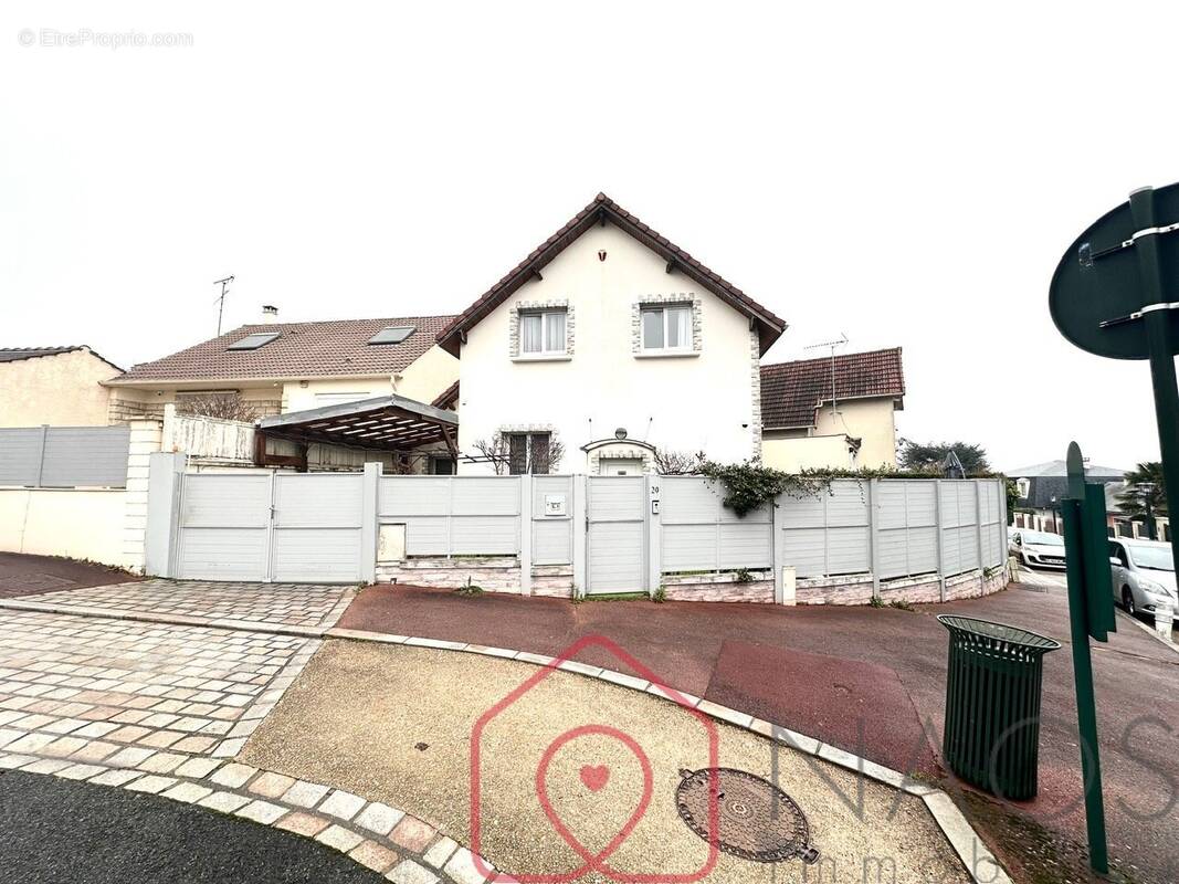 Maison à LE PLESSIS-ROBINSON