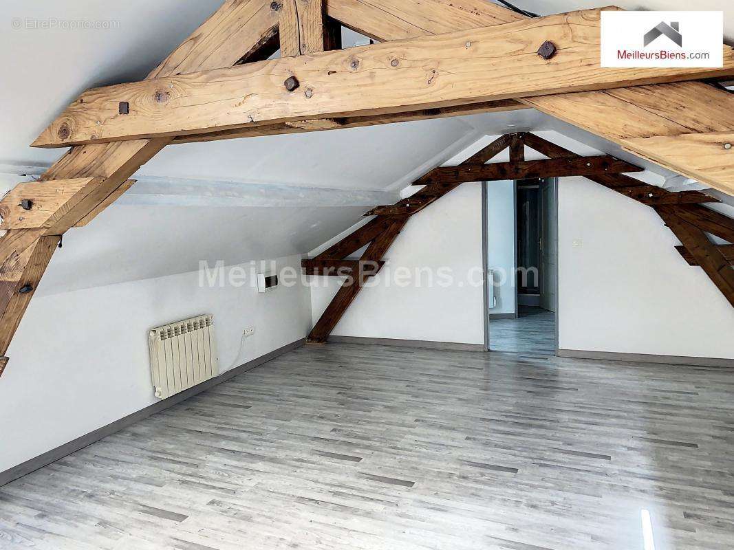 Appartement à MONTCEAU-LES-MINES
