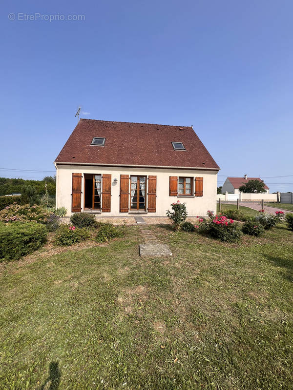 Maison à EGREVILLE