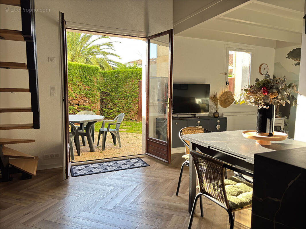 Appartement à VAUX-SUR-MER