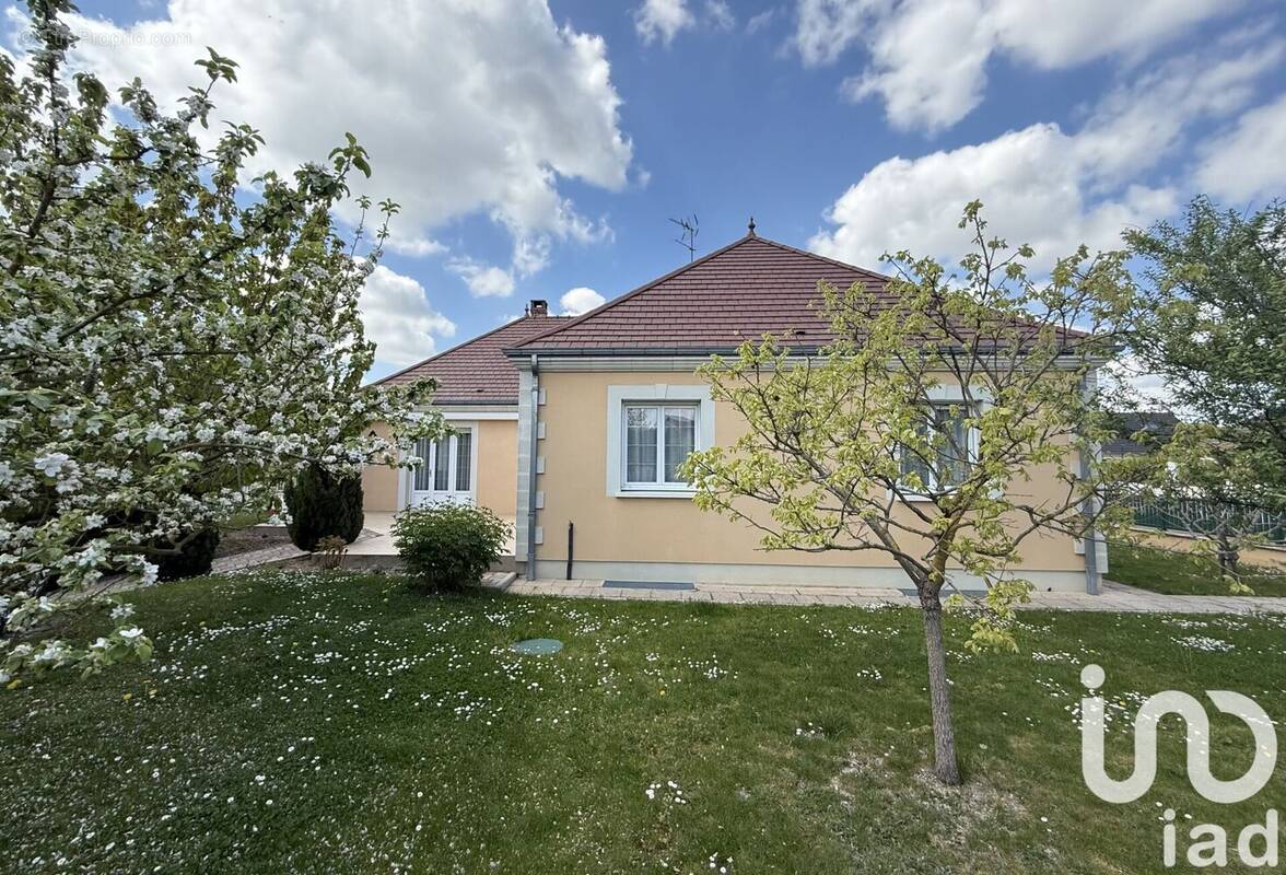 Photo 1 - Maison à SAINTE-SAVINE
