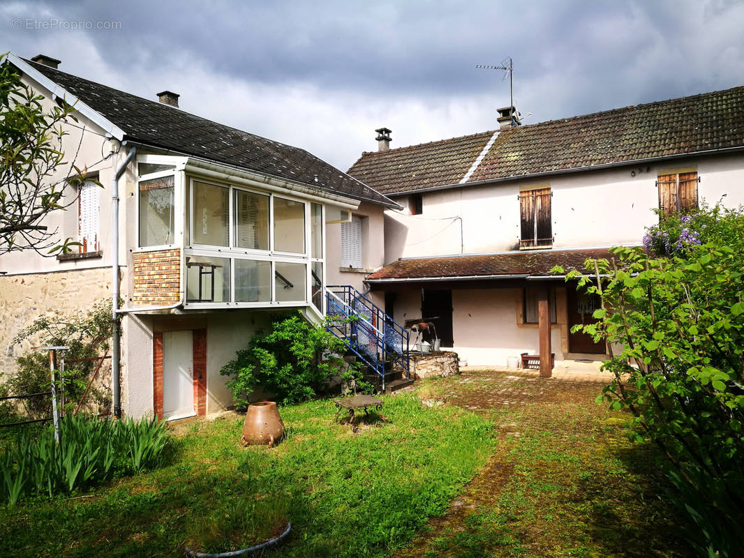 Maison à SEMELAY
