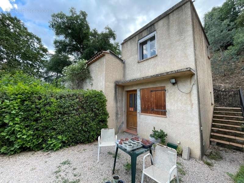 Maison à PEGOMAS