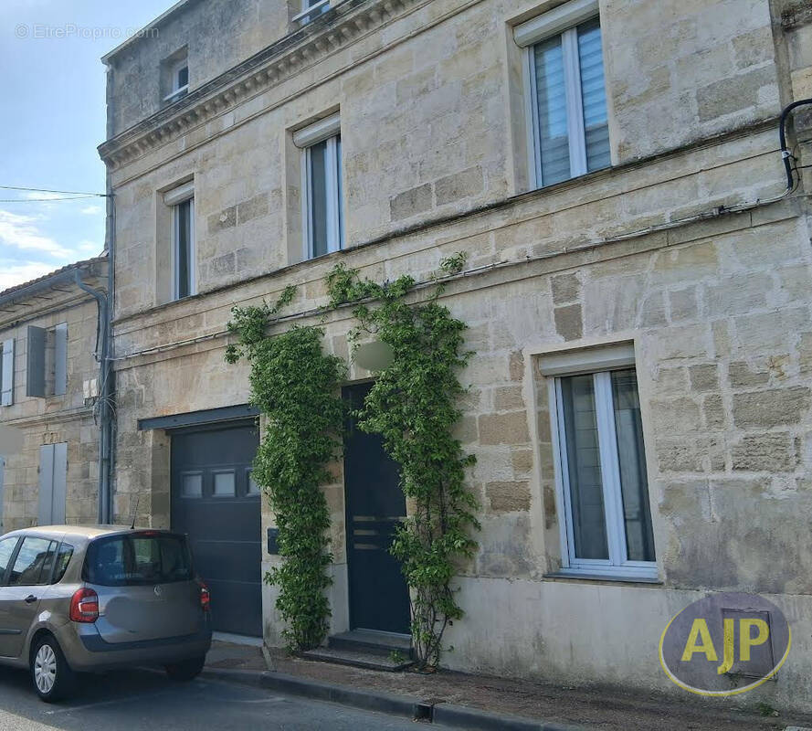 Maison à PAUILLAC
