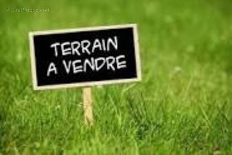 Terrain à SAINT-MARTIN-DE-BELLEVILLE