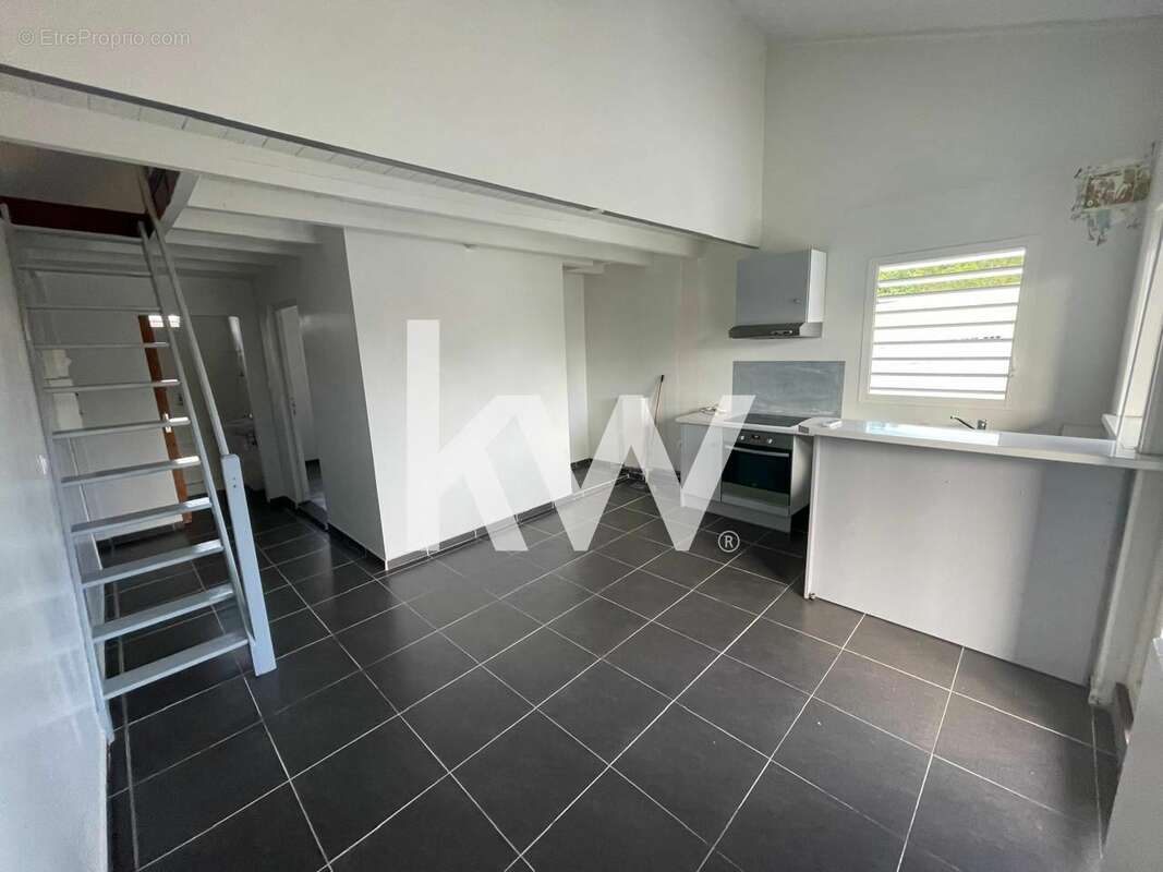 Appartement à POINTE-A-PITRE