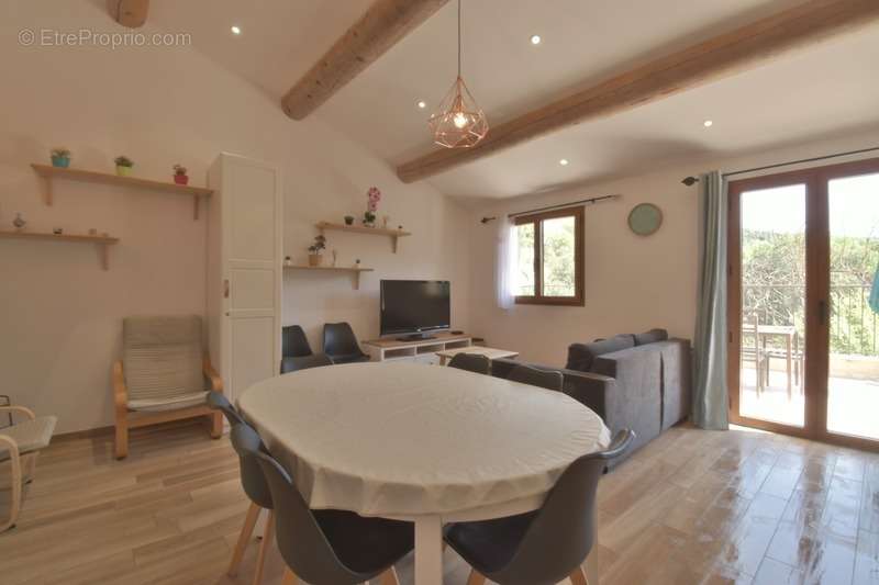 Maison à ESPARRON-DE-VERDON