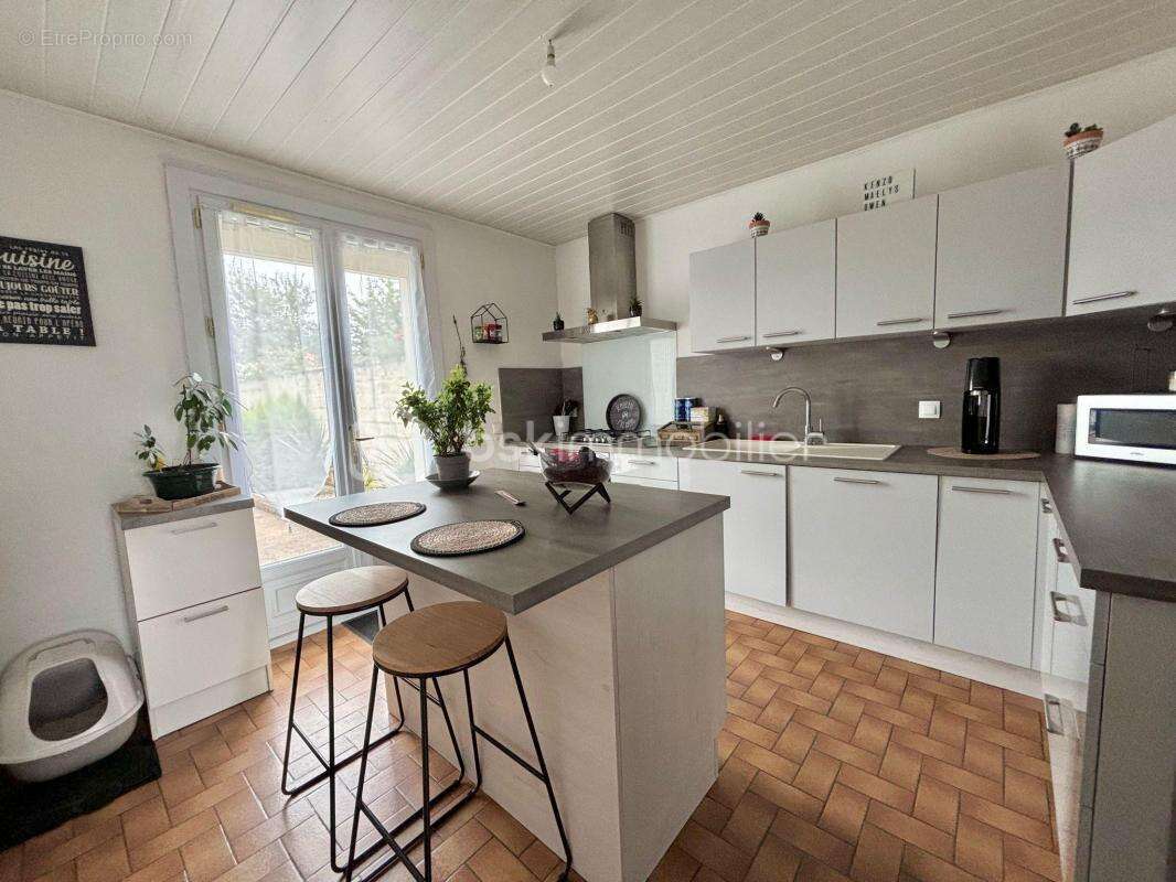Maison à BRESLES
