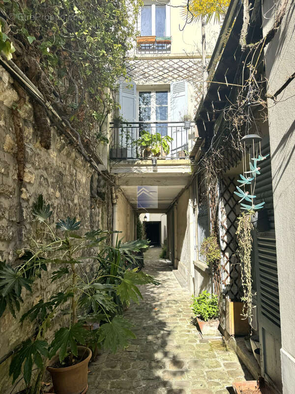 Appartement à PARIS-14E