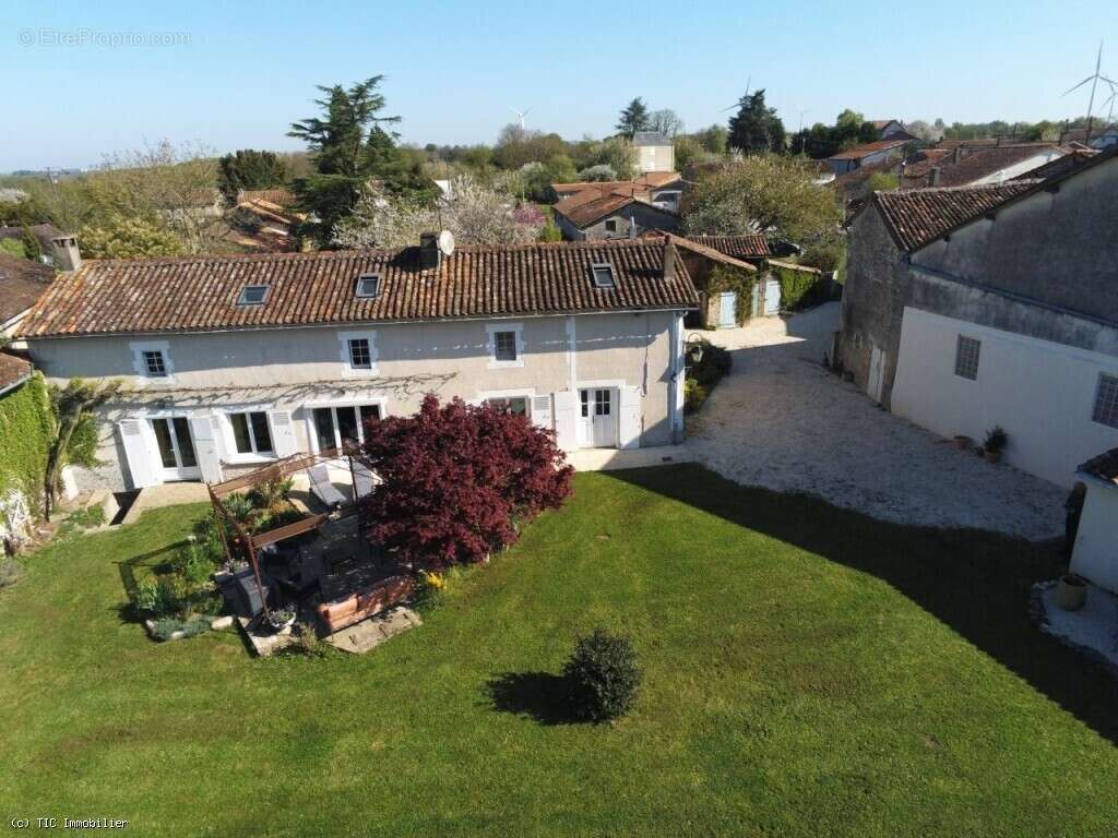 Maison à CIVRAY