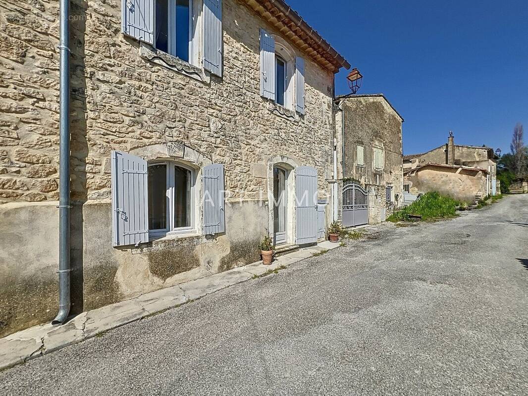 Maison à GORDES