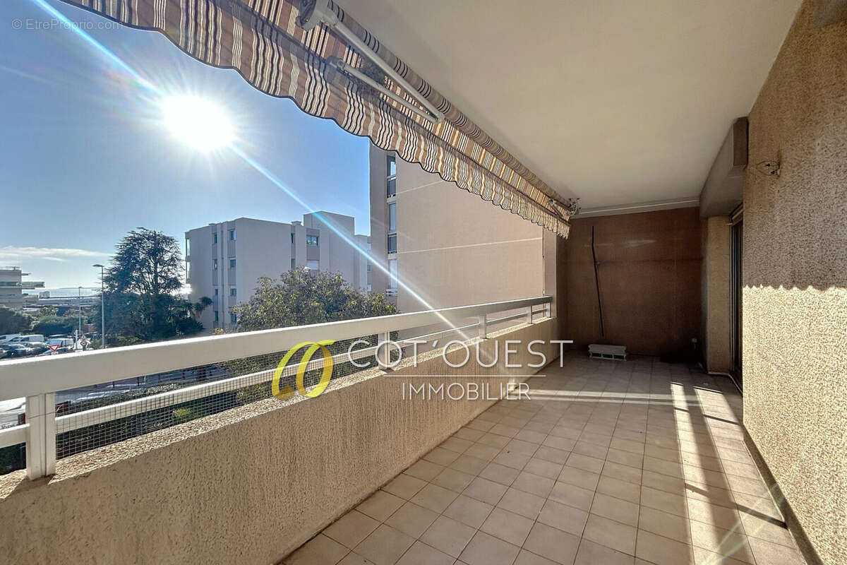 Appartement à SAINT-LAURENT-DU-VAR