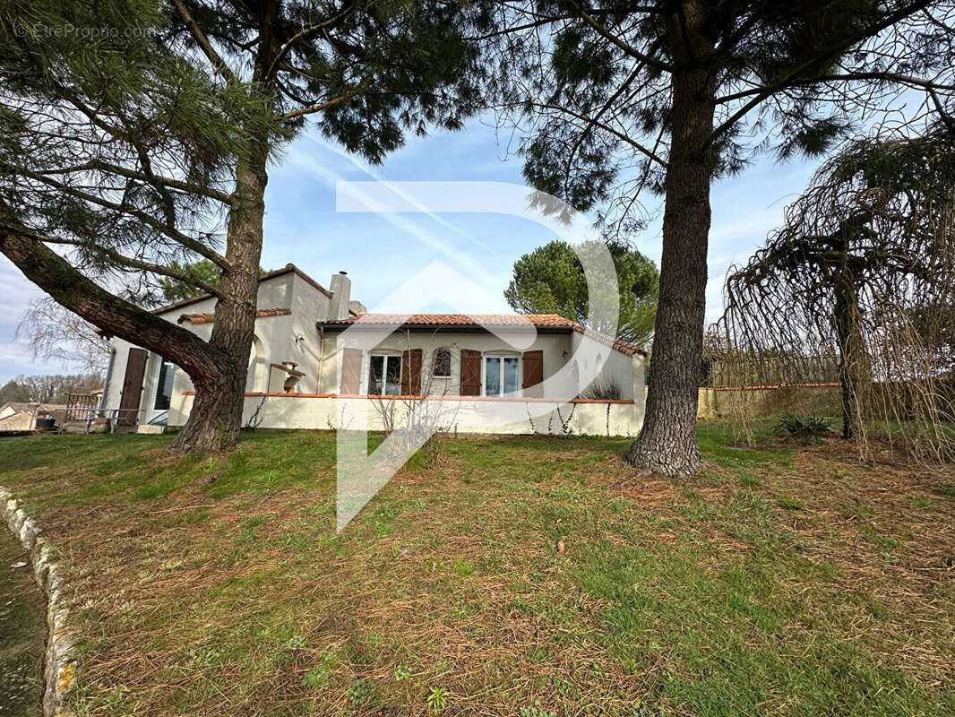 Maison à GENCAY