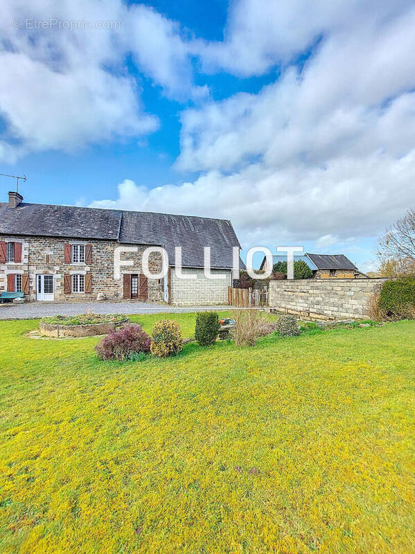 Maison à FOLLIGNY