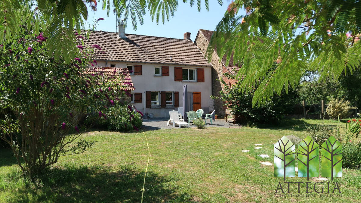 Maison à LE BOURG-D&#039;HEM