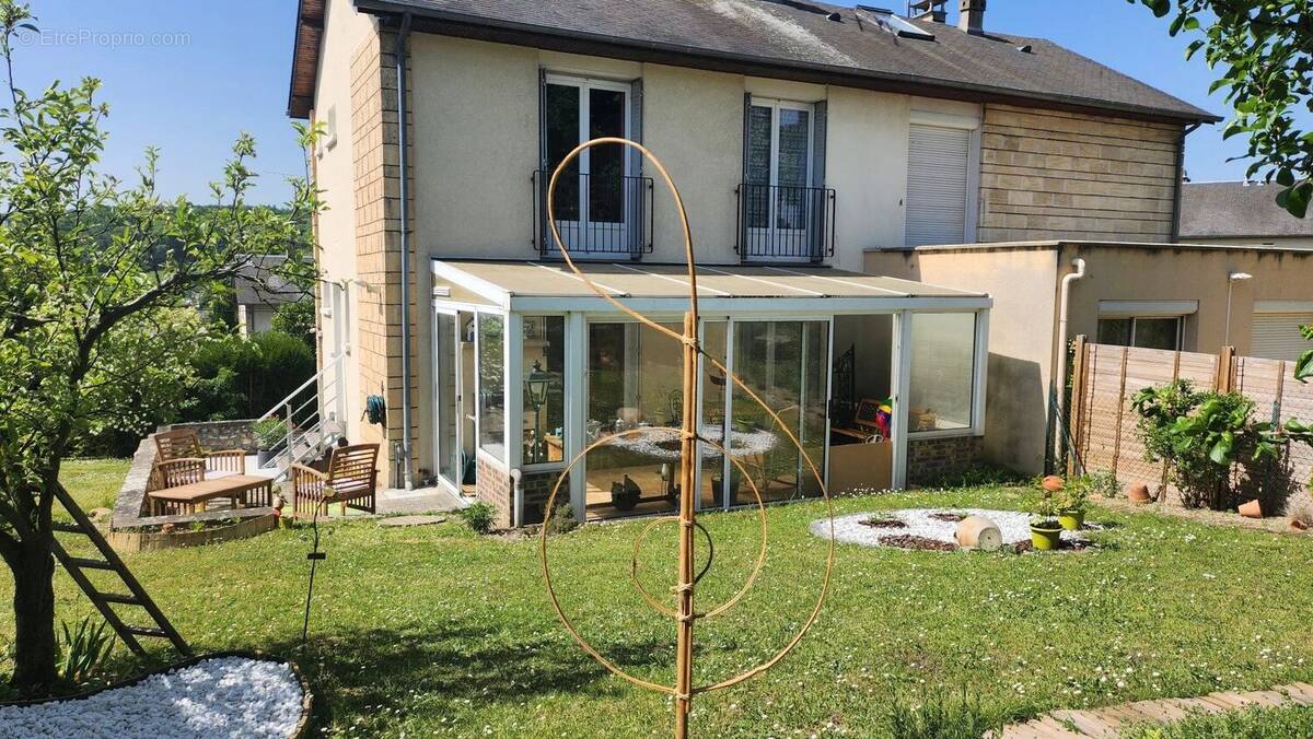 Maison à BEYNES