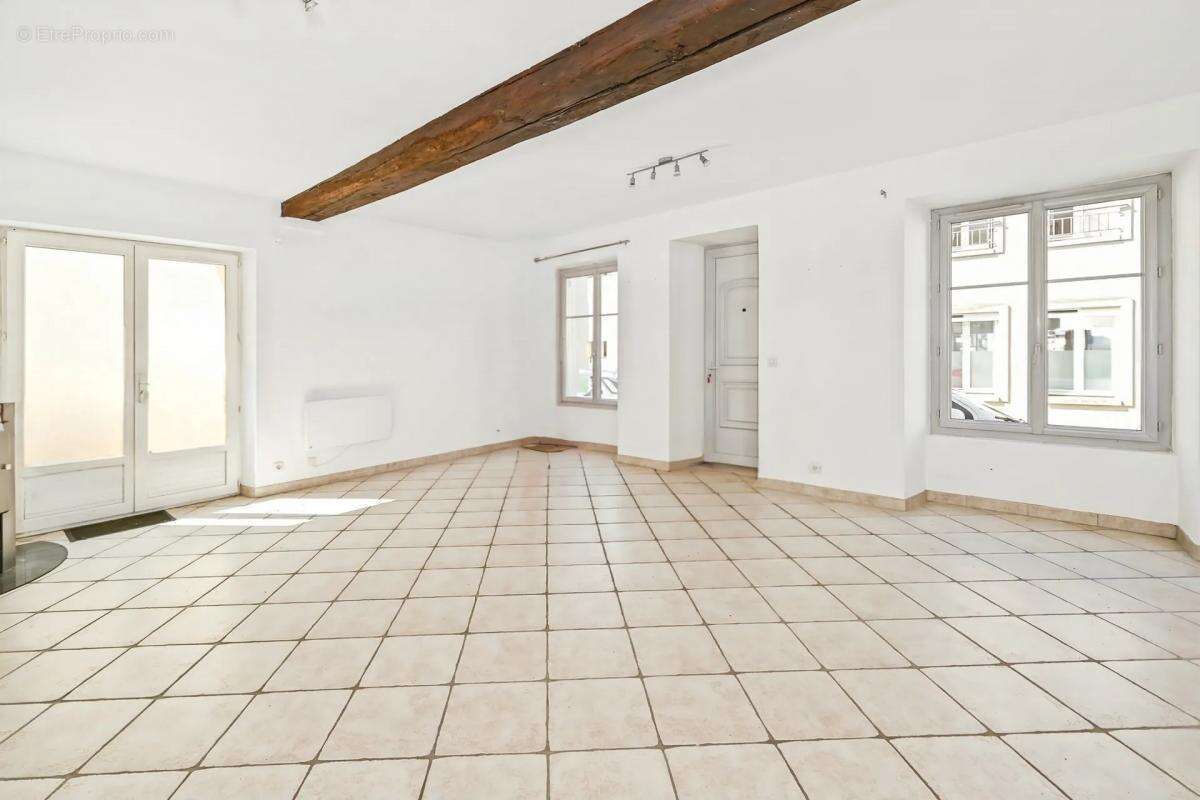 Maison à BEAUNE-LA-ROLANDE