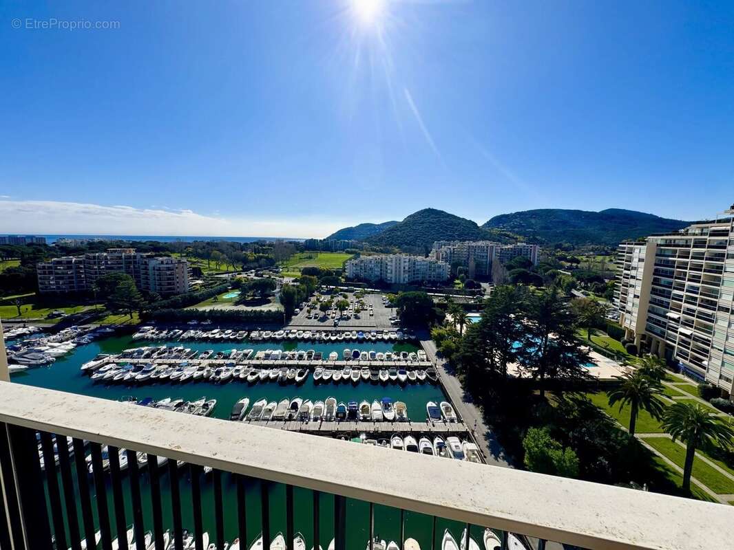 Appartement à MANDELIEU-LA-NAPOULE