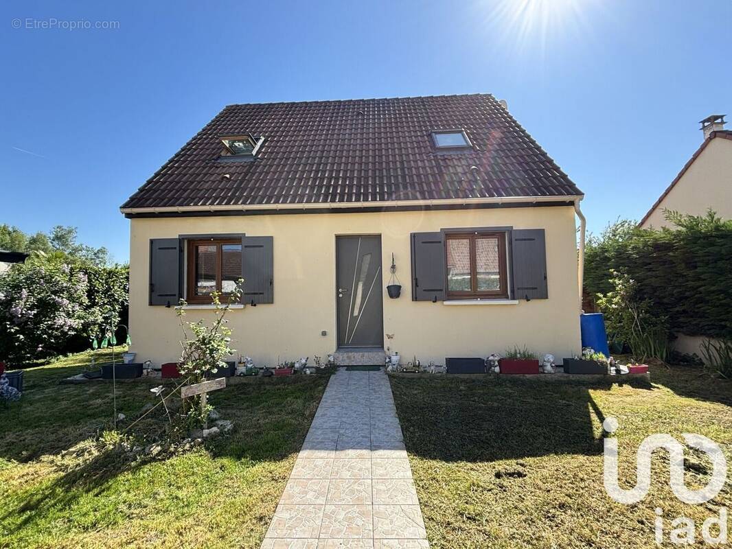 Photo 1 - Maison à SAINT-PIERRE-LES-NEMOURS