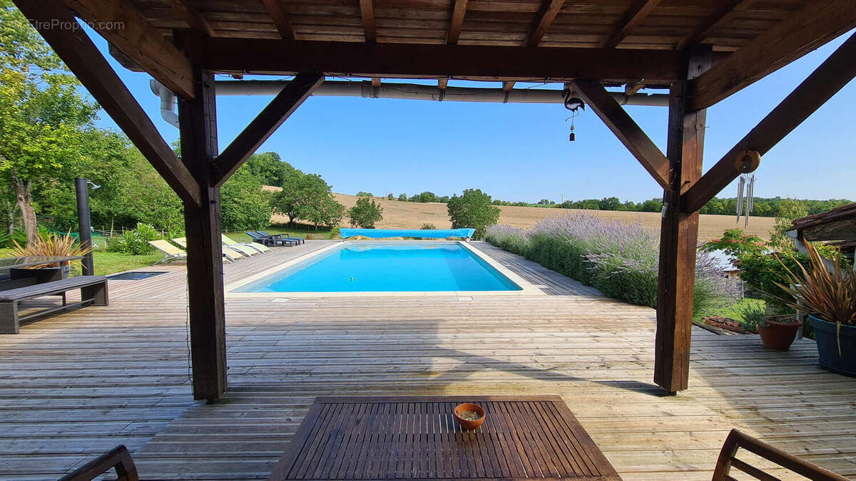 Charente country house with pool for sale . maison - Maison à AUBETERRE-SUR-DRONNE