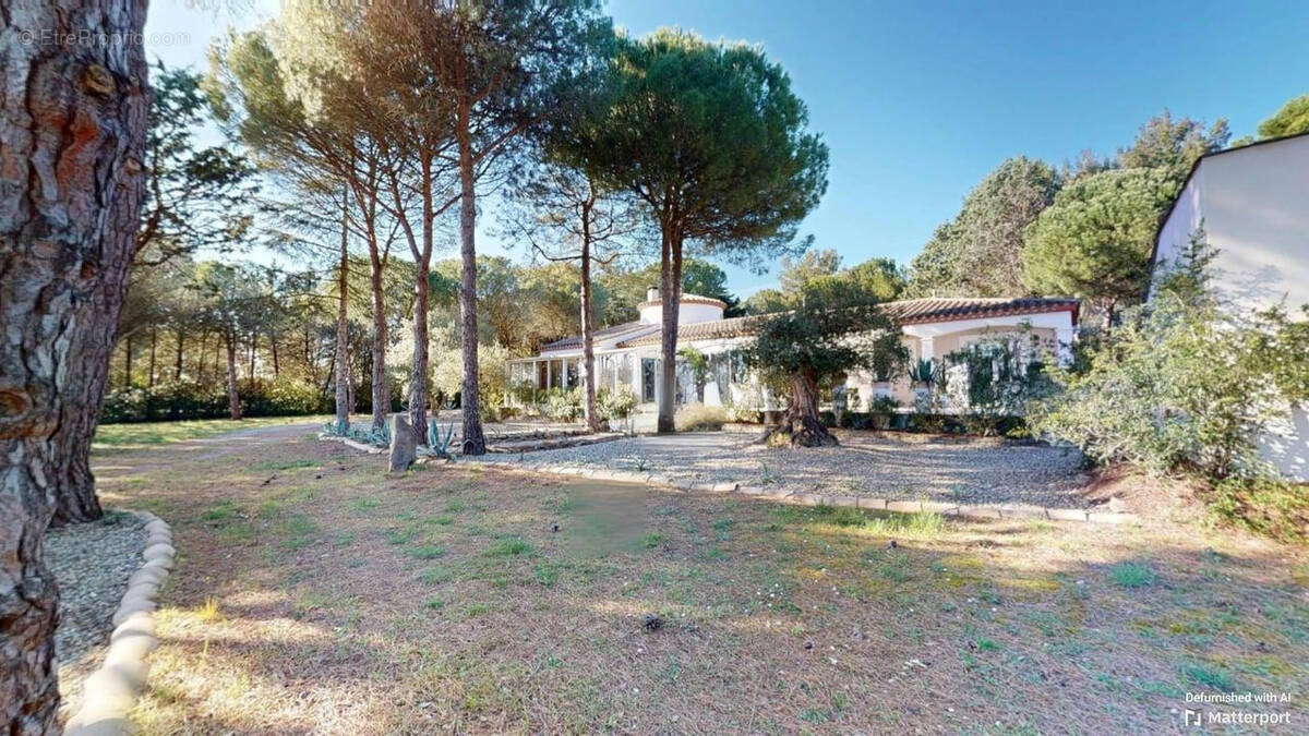 Maison à VILLEMOUSTAUSSOU