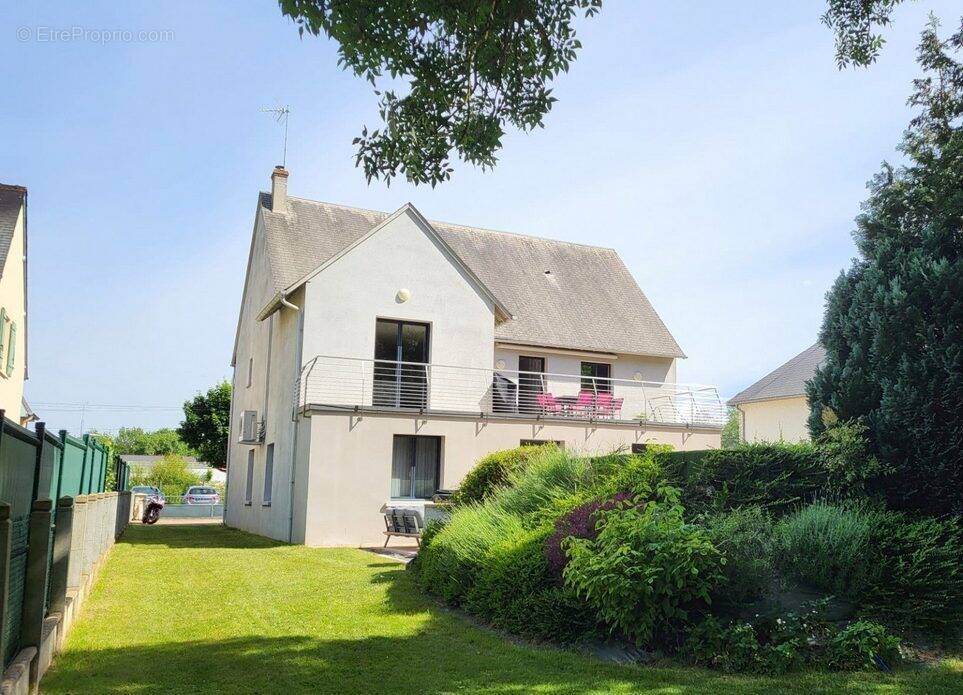 Maison à LA CHARTRE-SUR-LE-LOIR