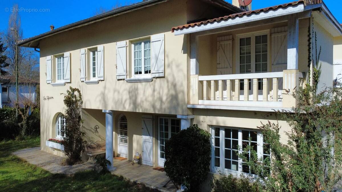 Maison à POUILLON