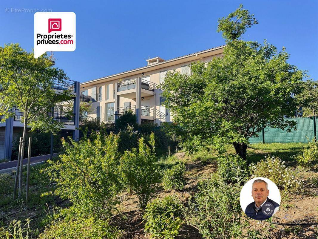 Appartement à ROQUEBRUNE-SUR-ARGENS