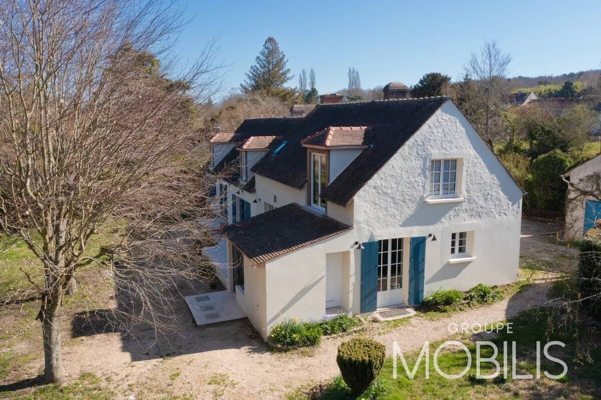 Maison à BAZOCHES-SUR-GUYONNE