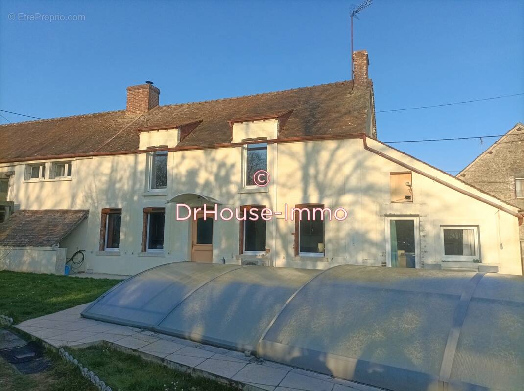 Maison à LA SELLE-SUR-LE-BIED