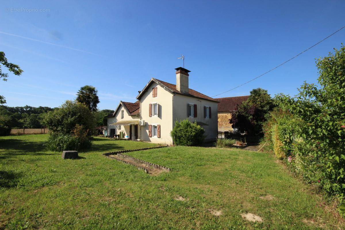 Maison à CASTETIS