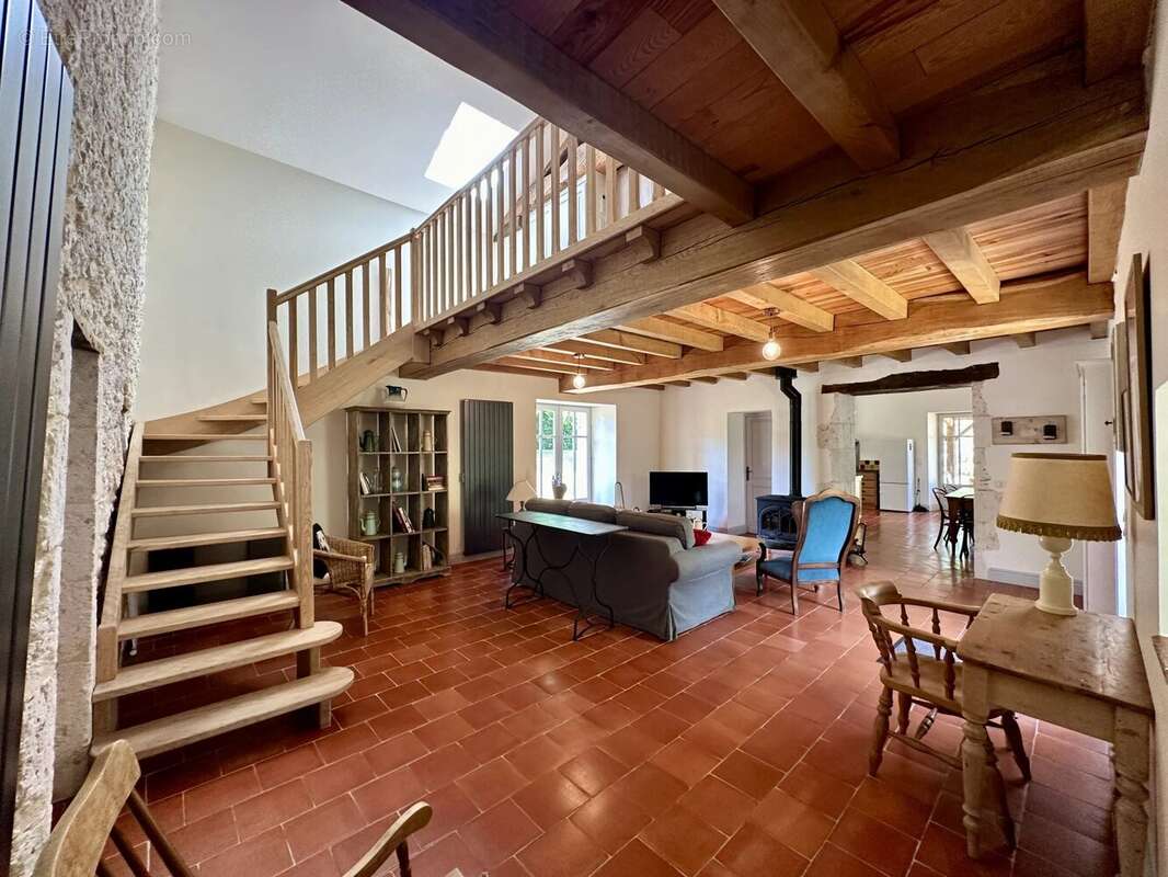 Maison à PINEUILH
