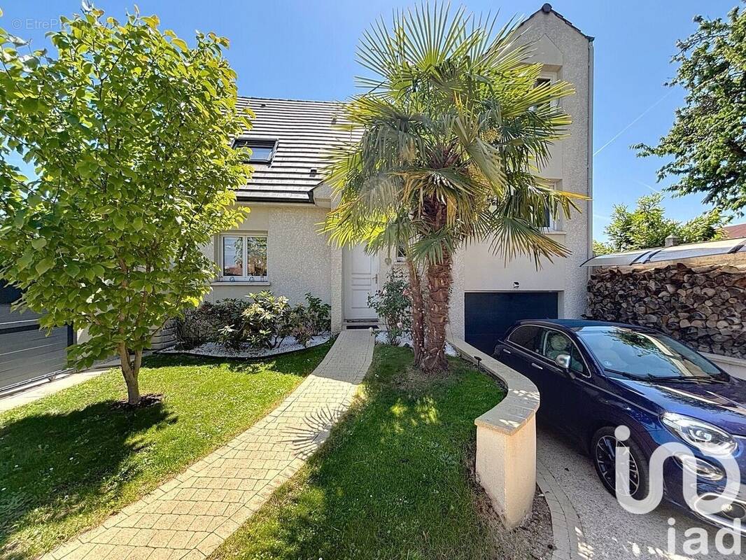 Photo 1 - Maison à BALLAINVILLIERS