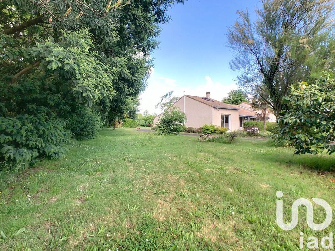 Photo 1 - Maison à SAINT-PHILBERT-DE-GRAND-LIEU