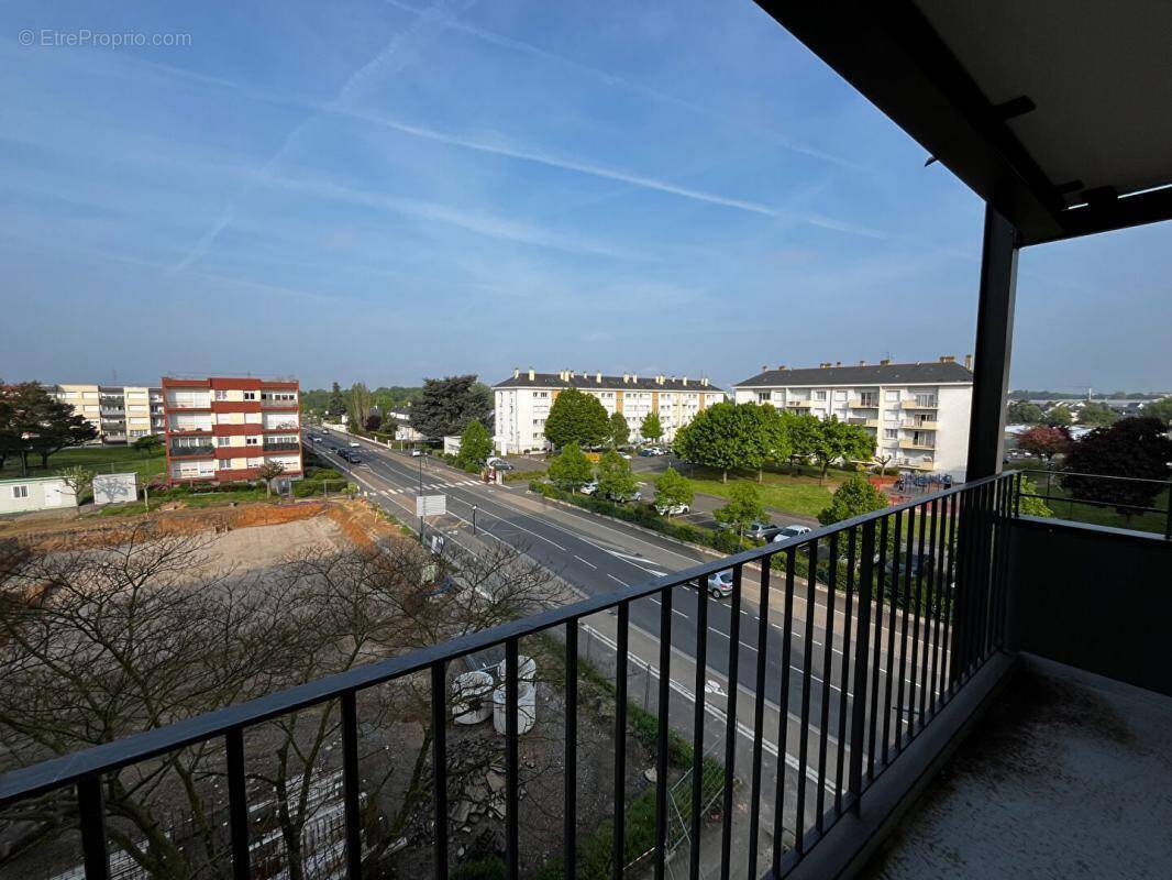 Appartement à LES PONTS-DE-CE