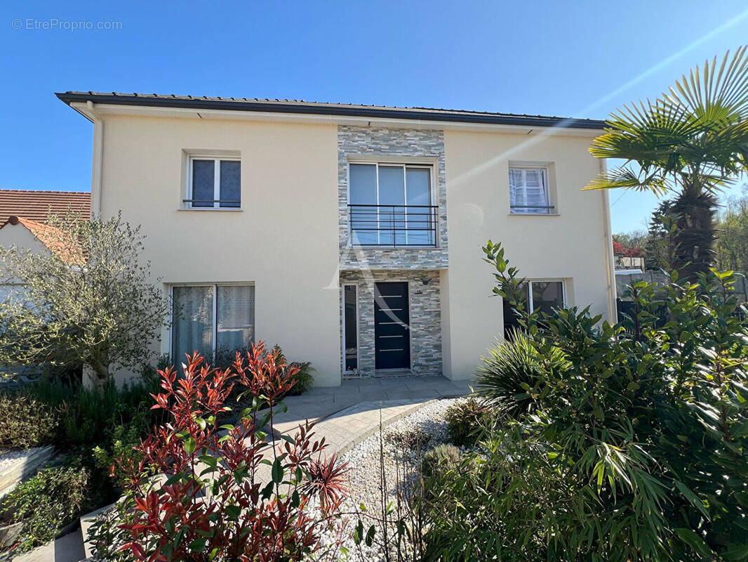 Maison à FUBLAINES