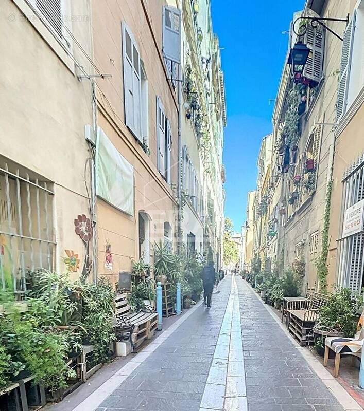 Appartement à MARSEILLE-2E