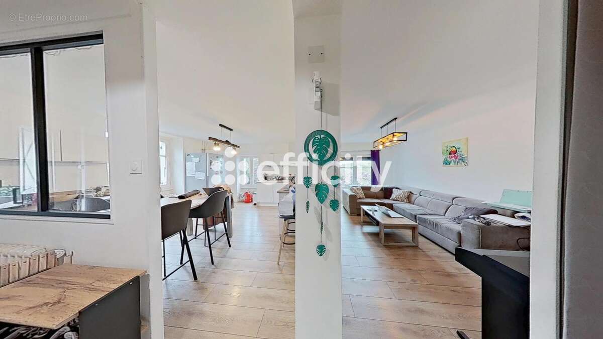 Appartement à JUVIGNY