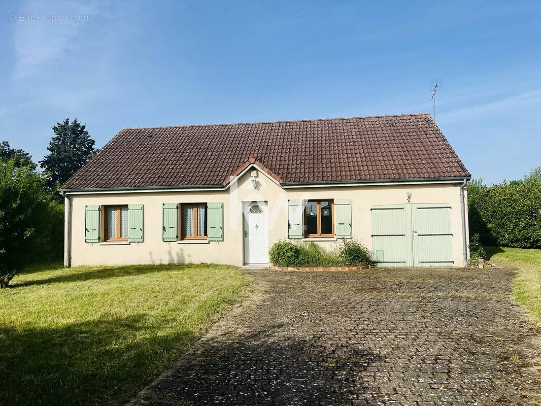 Maison à NARGIS