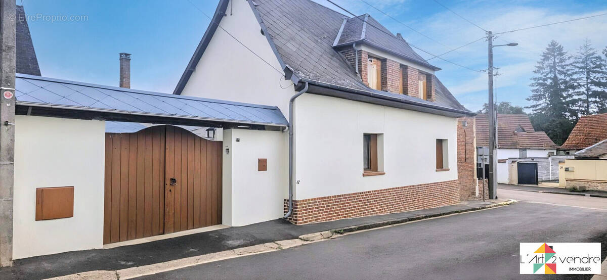 Maison à MAIGNELAY-MONTIGNY