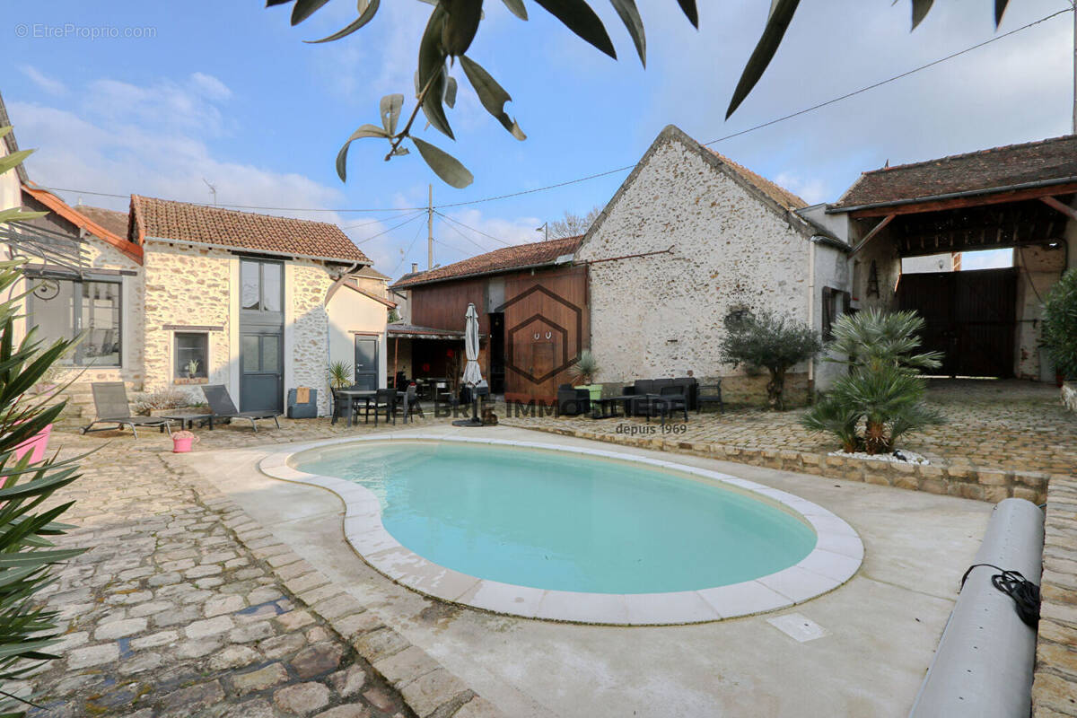 Maison à VILLECRESNES