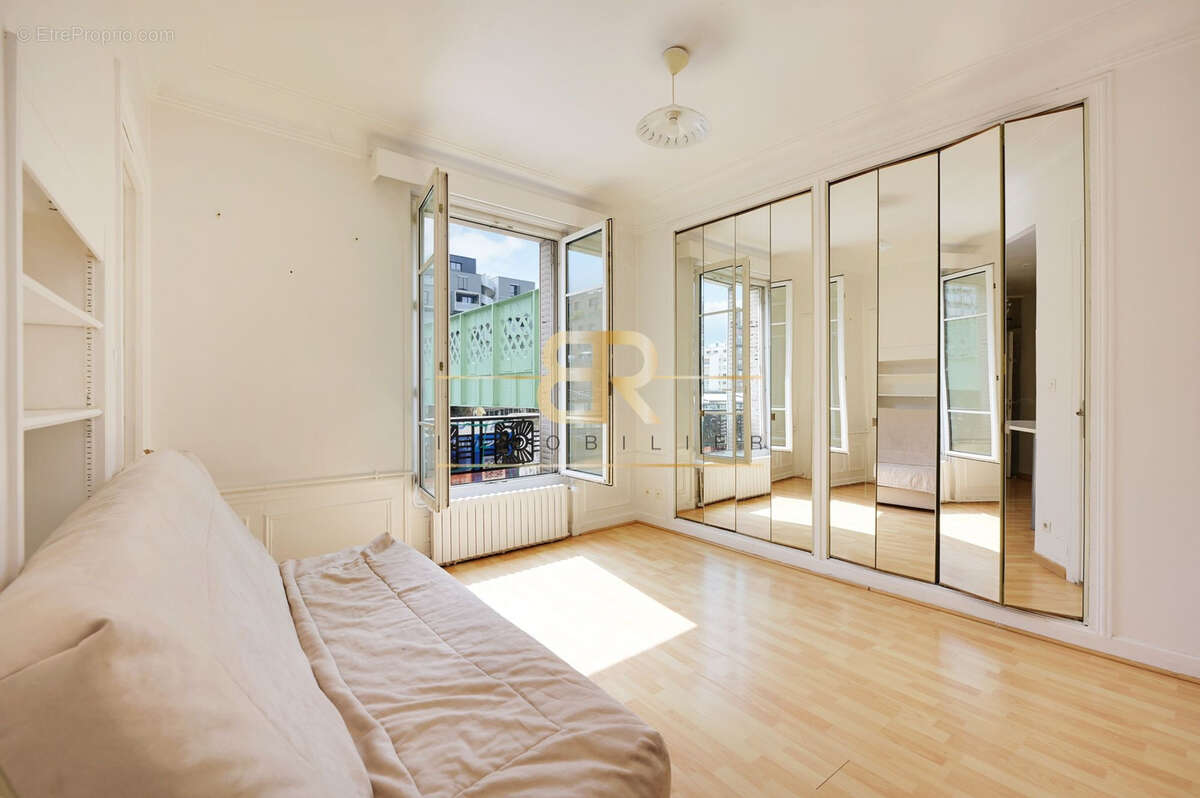 Appartement à PARIS-19E