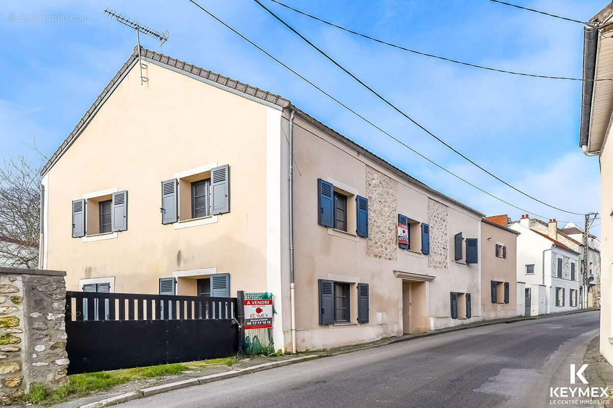 Appartement à FONTENAY-EN-PARISIS