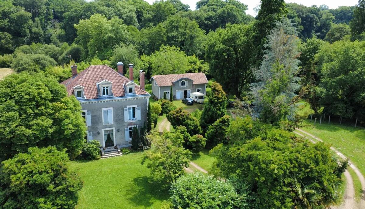 Maison à POUILLON