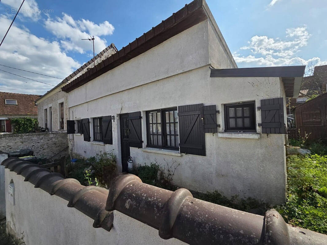 Maison à MOUROUX