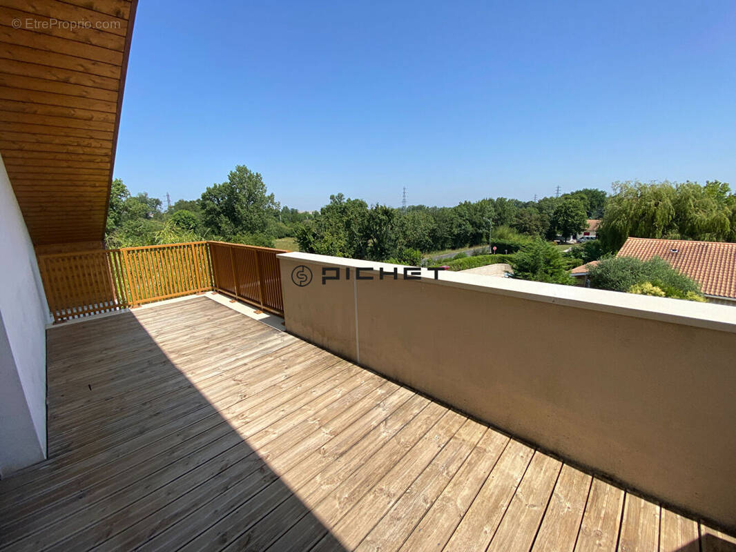 Appartement à BASSENS