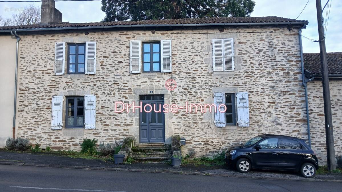 Maison à CHALUS