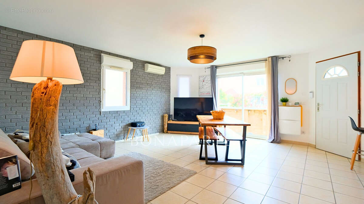 Maison à SAUVIAN