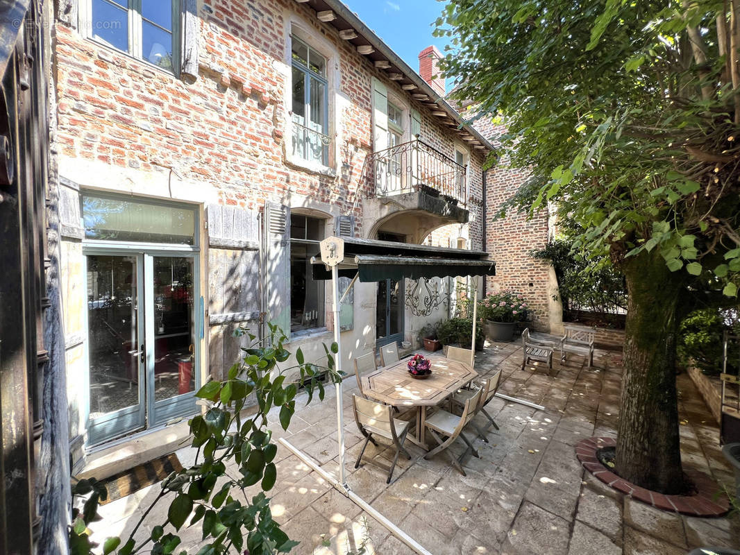 Maison à TOURNUS