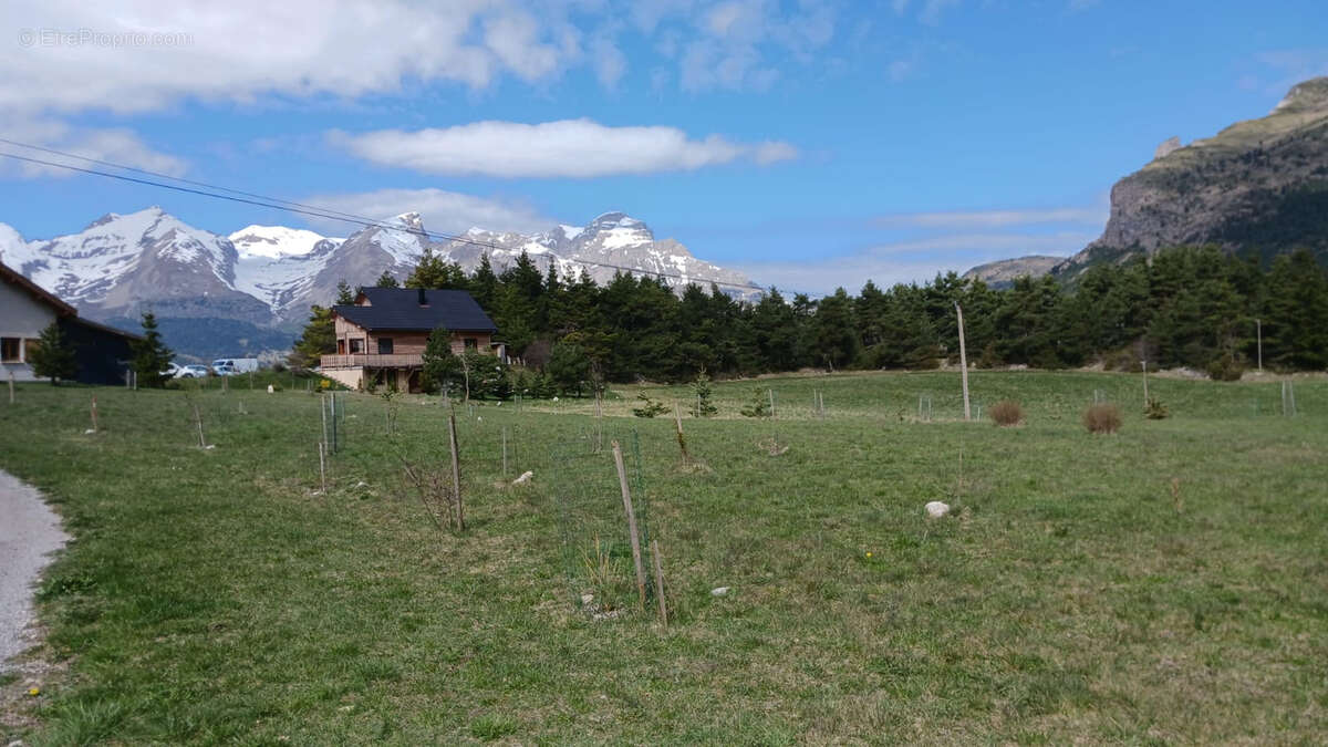 Terrain à SAINT-ETIENNE-EN-DEVOLUY